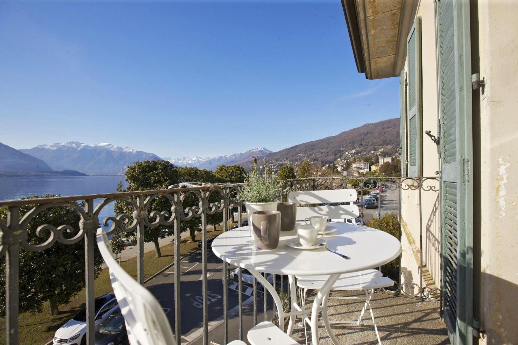 Appartamenti Vista Isola Verbania Eksteriør billede